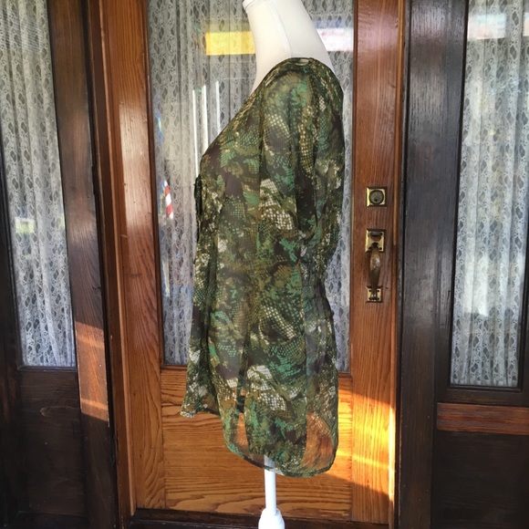 Mix-It Pretty sheer snakeskin print blouse Size L - Picture 3 of 7
